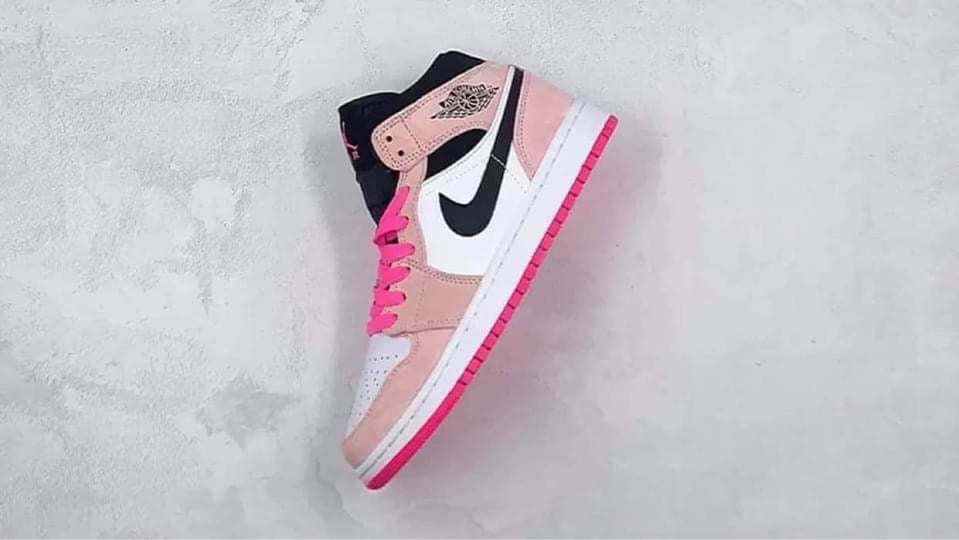atheletic shoe